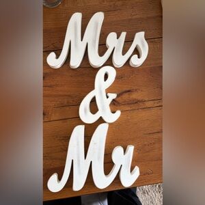 Mr. & Mrs. Wedding
Decor
